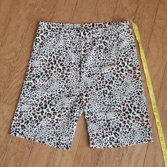 AEO Shorts - Picture 2 of 5